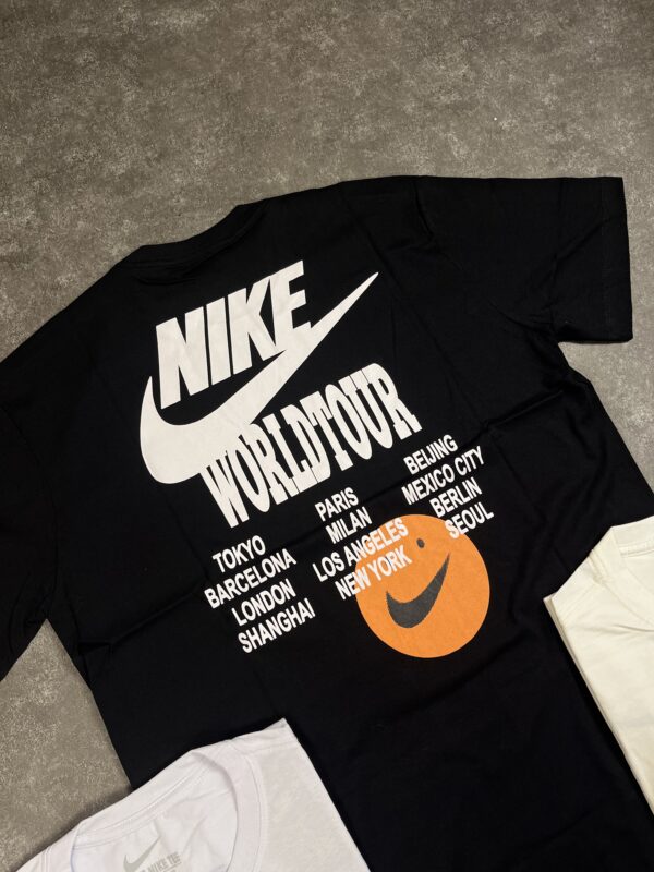 Camiseta WORLD TOUR - Imagem 3