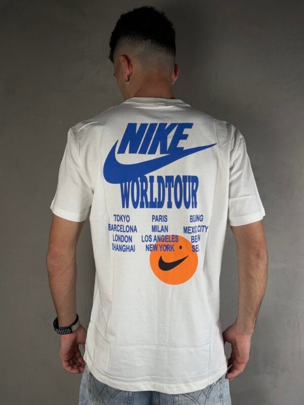 Camiseta WORLD TOUR - Imagem 6