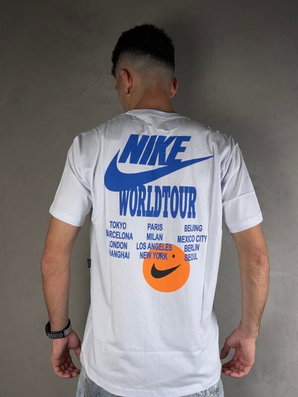 Camiseta WORLD TOUR - Imagem 12