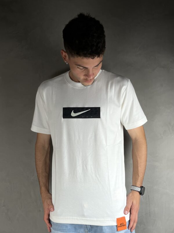 Camiseta DFCT CLOAK SWOOSH - Imagem 2