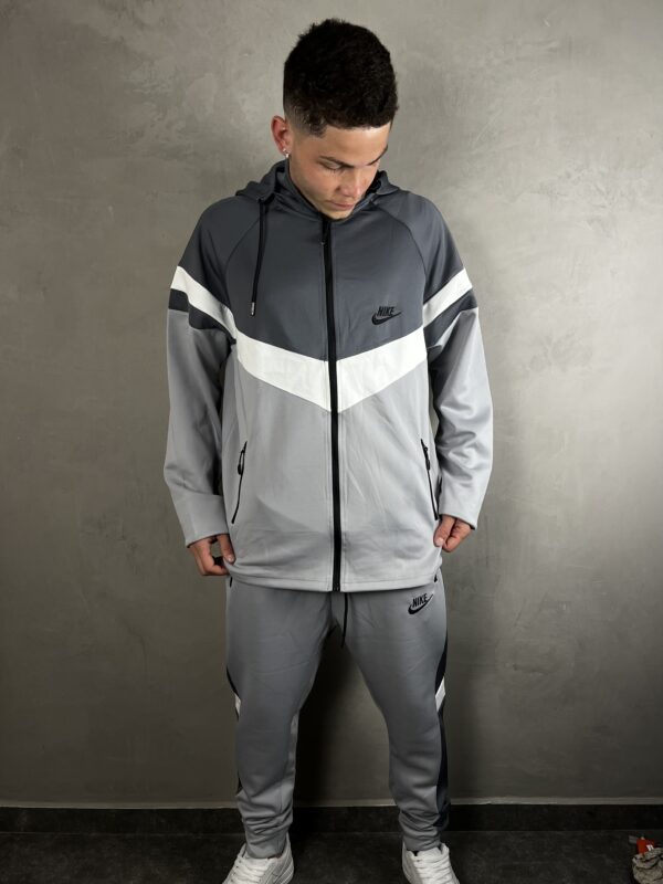 Conjunto SPORTSWEAR