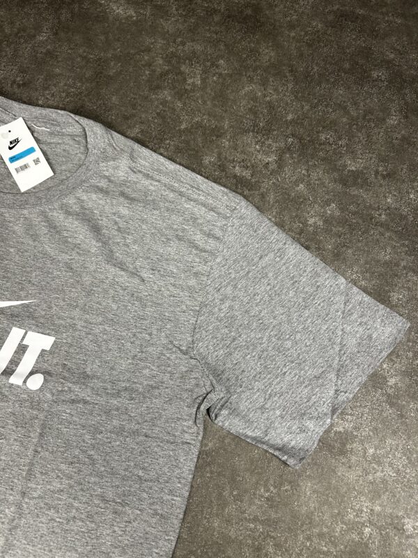 Camiseta PLUS - Imagem 9
